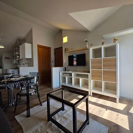Appartement New Design Flat With Ac, Wi-fi & Terrace