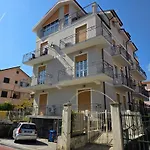 New Design Flat With Ac, Wi-fi & Terrace شقة لوانو