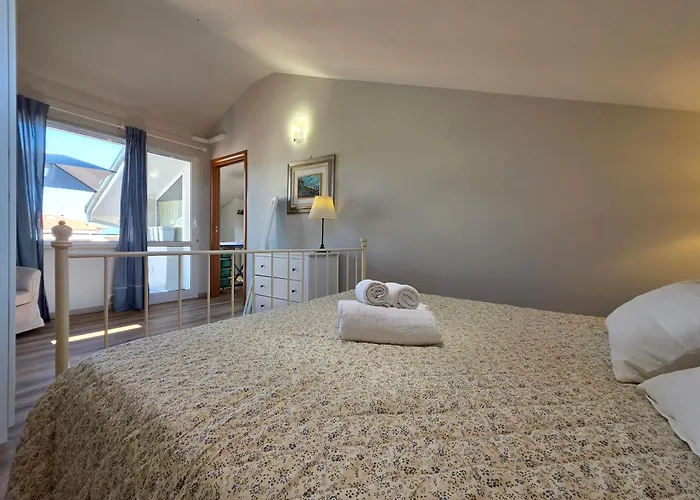 New Design Flat With Ac, Wi-fi & Terrace